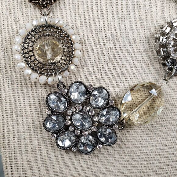 Vintage Simply Vera Wang Silver Tone Cut Crystal & Resin Statement 17" Necklace - Picture 11 of 16